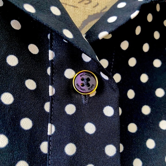 Michael Kors collared button dress with flattering waist tie! - Picture 4 of 6